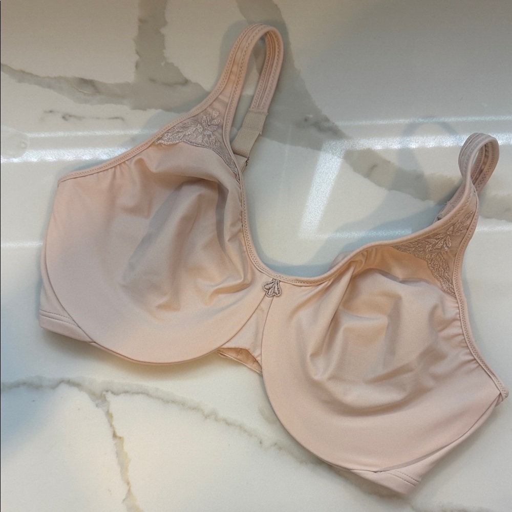 Bali Smooth Full-Coverage Bra in Light Blush